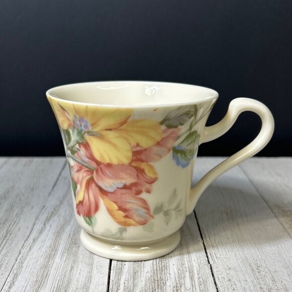 Mikasa Fine Ivory English Tapestry Teacups L9604 Japan - Set Of 3 - Picture 3 of 7